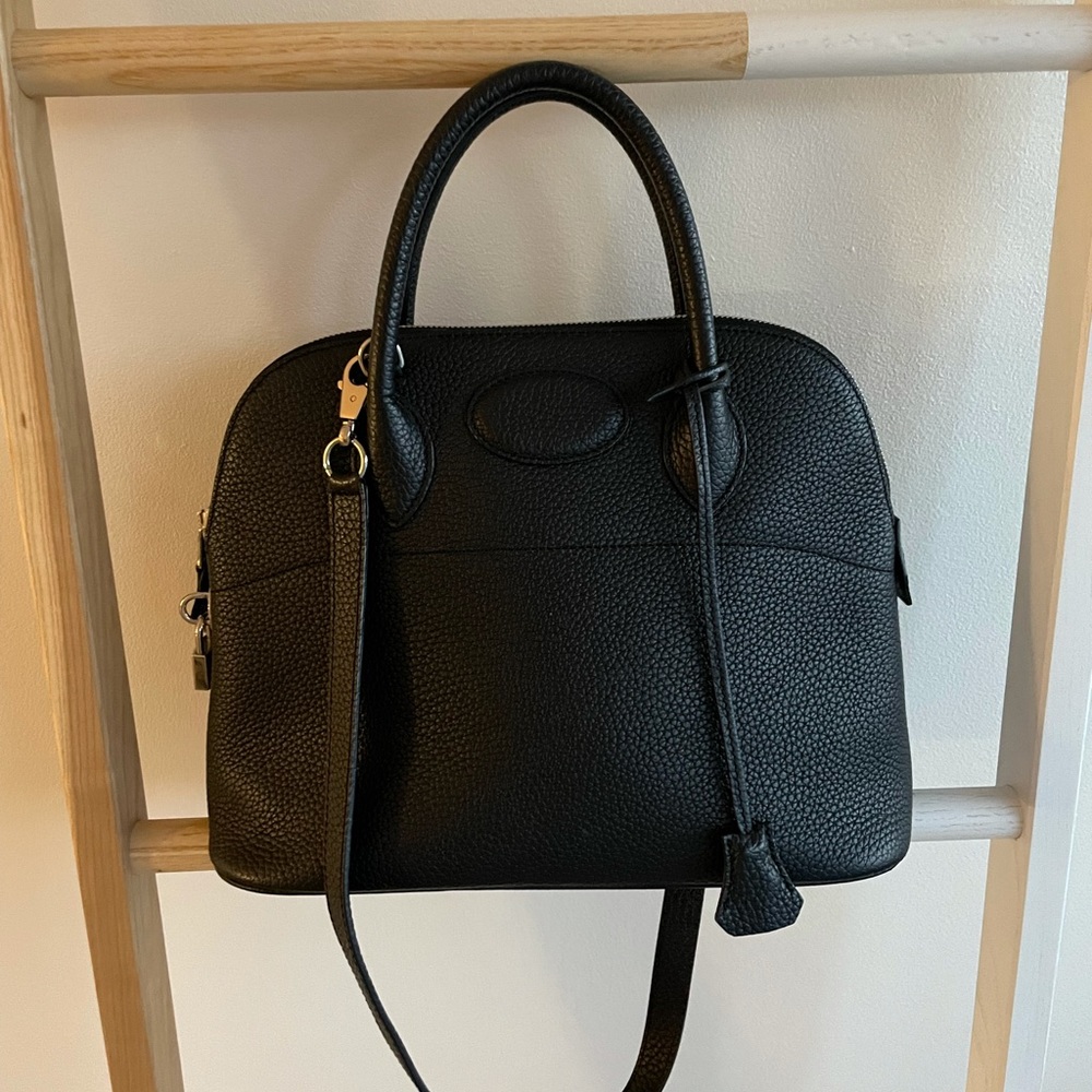 Black shoulder leather bag